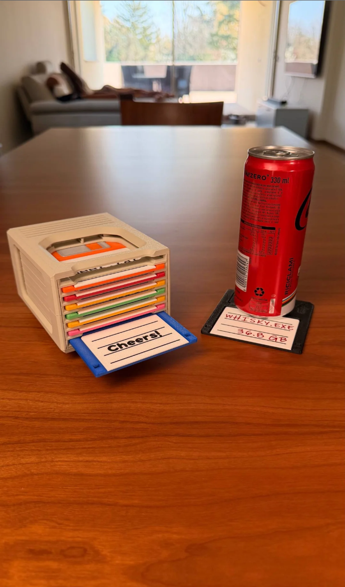 FLOPPY CLICK | THE RETRO-TECH COASTER HOLDER