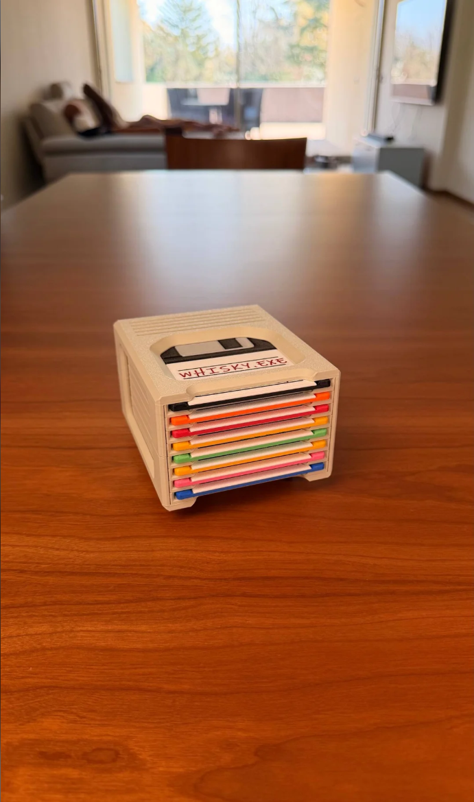 FLOPPY CLICK | THE RETRO-TECH COASTER HOLDER